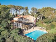 Maison avec piscine et jardin