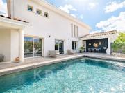 Maison avec piscine et jardin
