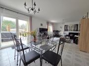 Maison avec piscine et jardin