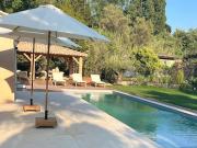Maison avec piscine et jardin