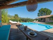 Maison avec piscine et jardin