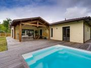 Maison avec piscine et jardin