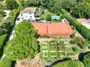 Maison avec piscine et jardin