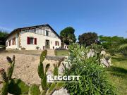 Maison avec piscine et jardin