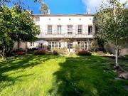 Maison avec piscine et jardin