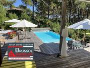Maison avec piscine et jardin