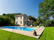 Maison avec piscine et jardin
