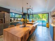 Maison avec piscine et jardin