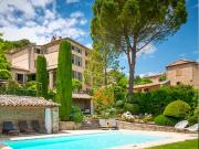 Maison avec piscine et jardin