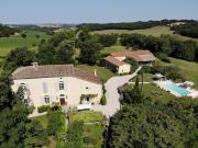 Maison avec piscine et jardin