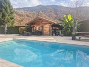 Maison avec piscine et jardin