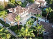 Maison avec piscine et jardin