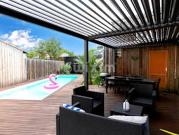 Maison avec piscine et jardin