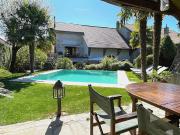 Maison avec piscine et jardin