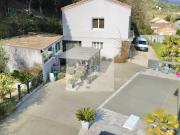 Maison avec piscine et jardin