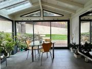 Maison avec piscine et jardin