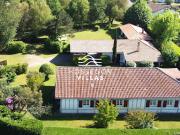 Maison avec piscine et jardin