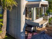 Maison avec piscine et jardin