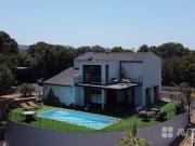 Maison avec piscine et terrasse