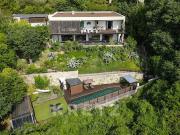 Maison avec piscine et terrasse