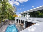 Maison avec piscine et terrasse