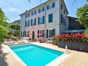 Maison avec piscine et terrasse