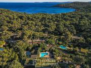 Maison avec piscine et terrasse