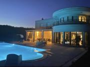 Maison avec piscine et terrasse