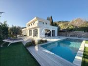 Maison avec piscine et terrasse