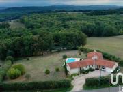 Maison avec piscine et terrasse