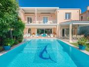 Maison avec piscine et terrasse