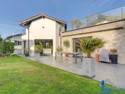 Maison avec piscine et terrasse