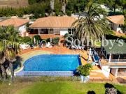 Maison avec piscine et terrasse