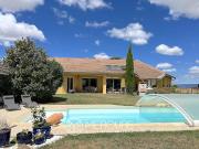 Maison avec piscine et terrasse