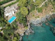 Maison avec piscine et terrasse