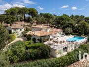 Maison avec piscine et terrasse