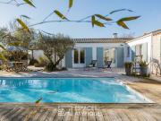 Maison avec piscine et terrasse