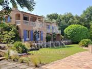 Maison avec piscine et terrasse
