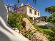 Maison avec piscine et terrasse