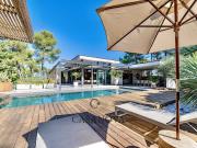 Maison avec piscine et terrasse