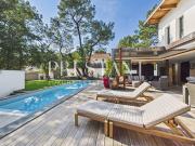 Maison avec piscine et terrasse