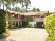 Maison avec piscine et terrasse