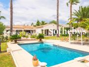 Maison avec piscine et terrasse