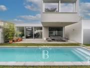 Maison avec piscine et terrasse