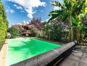 Maison avec piscine et jardin