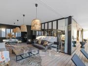 Maison avec piscine et terrasse