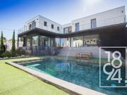 Maison avec piscine et terrasse