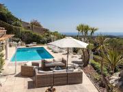 Maison avec piscine et terrasse