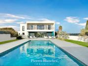 Maison avec piscine et terrasse