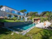 Maison avec piscine et terrasse